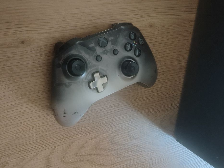 Xbox ONE S  1 T.