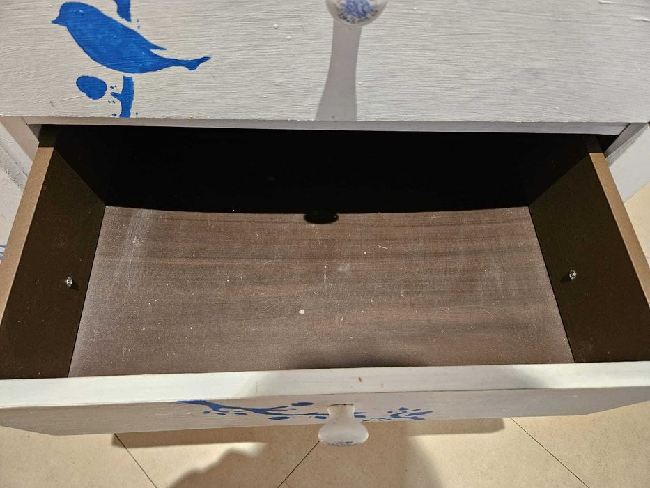 Cómoda restaurada pintada à mão