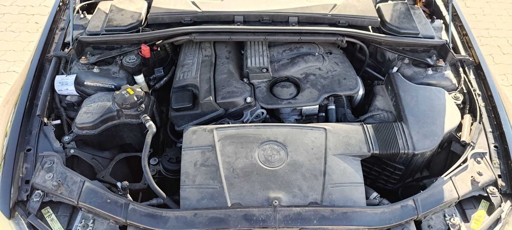 BMW E90 320i benzyna (pewne auto)