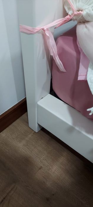 Cama de criança como nova