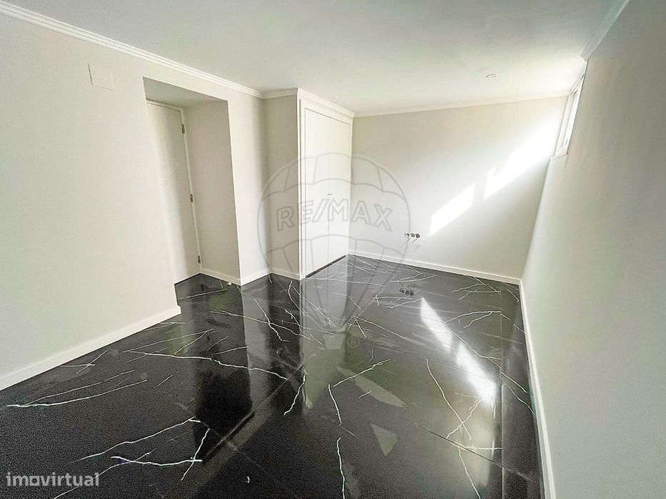 Moradia T5 para venda