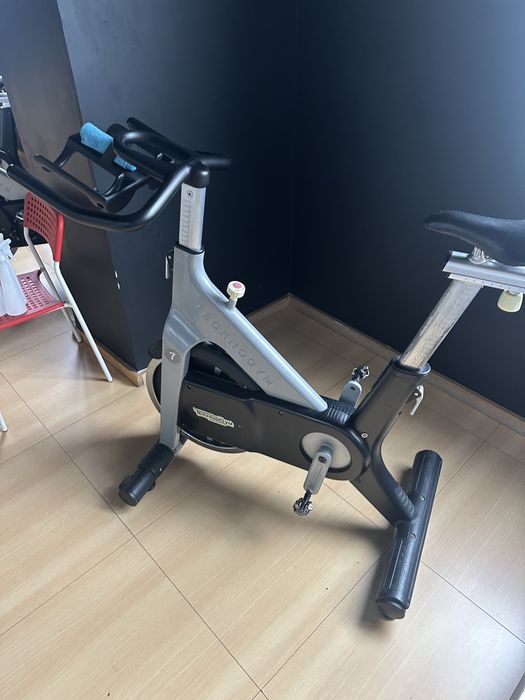 Bicicleta Cycling / Spinning Technogym