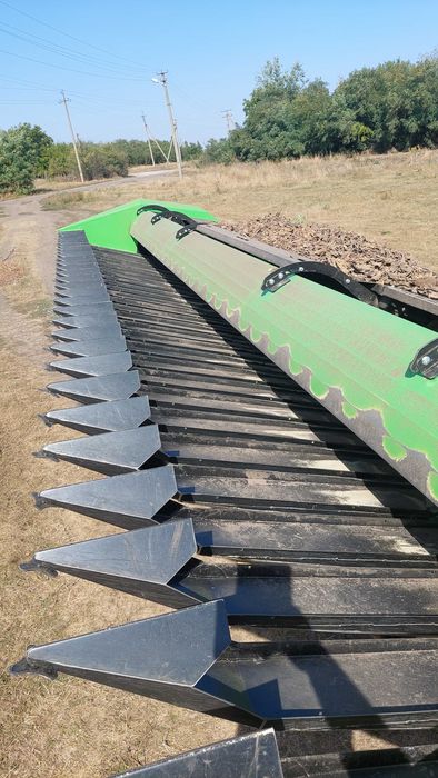 Жатка SUNWORKER 7.4 для збирання соняшника