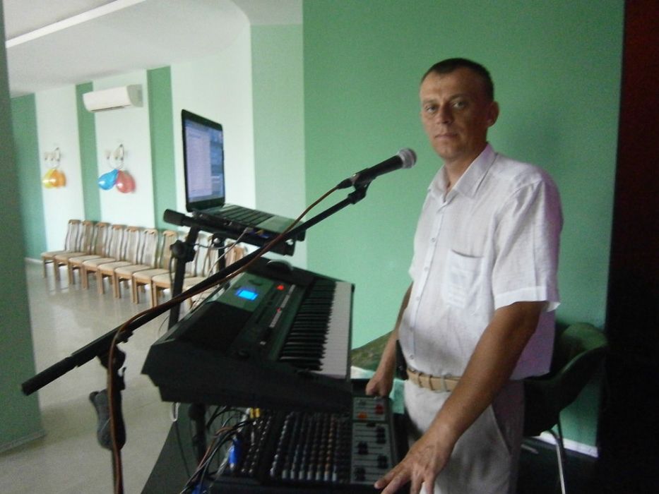 Музичний супровід Музика і Тамада  послуги Dj диджей та ведучий.