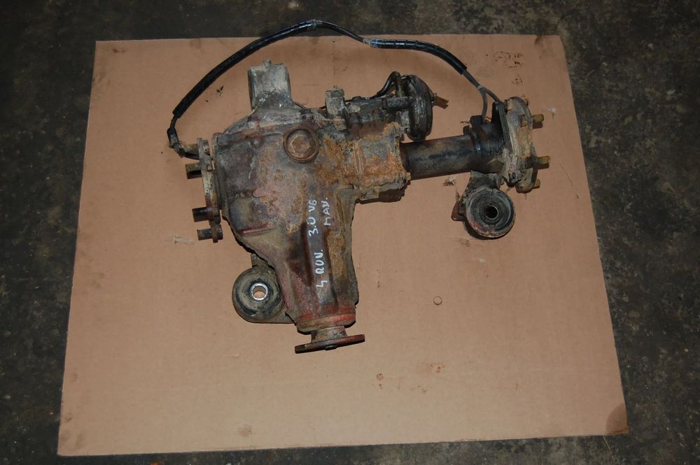 TOYOTA 4RUNNER 3,0 V6 - Przedni most napędowy