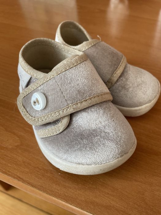 Тапочки для дівчинки