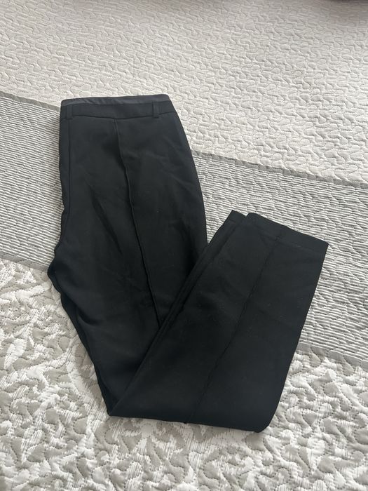 Czarne materialowe spodnie rozmiar L