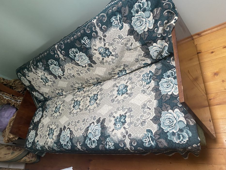 Віддам даром диван! Тільки самовивіз!