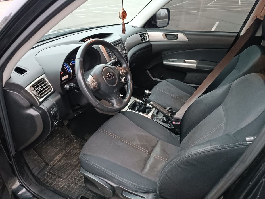 Продам автомобіль Subaru forester 2.0 TD