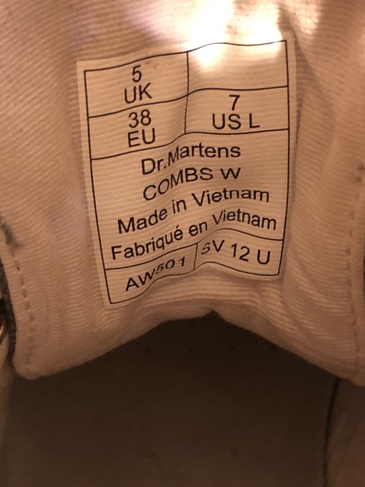 жіноче взуття DR. Martens