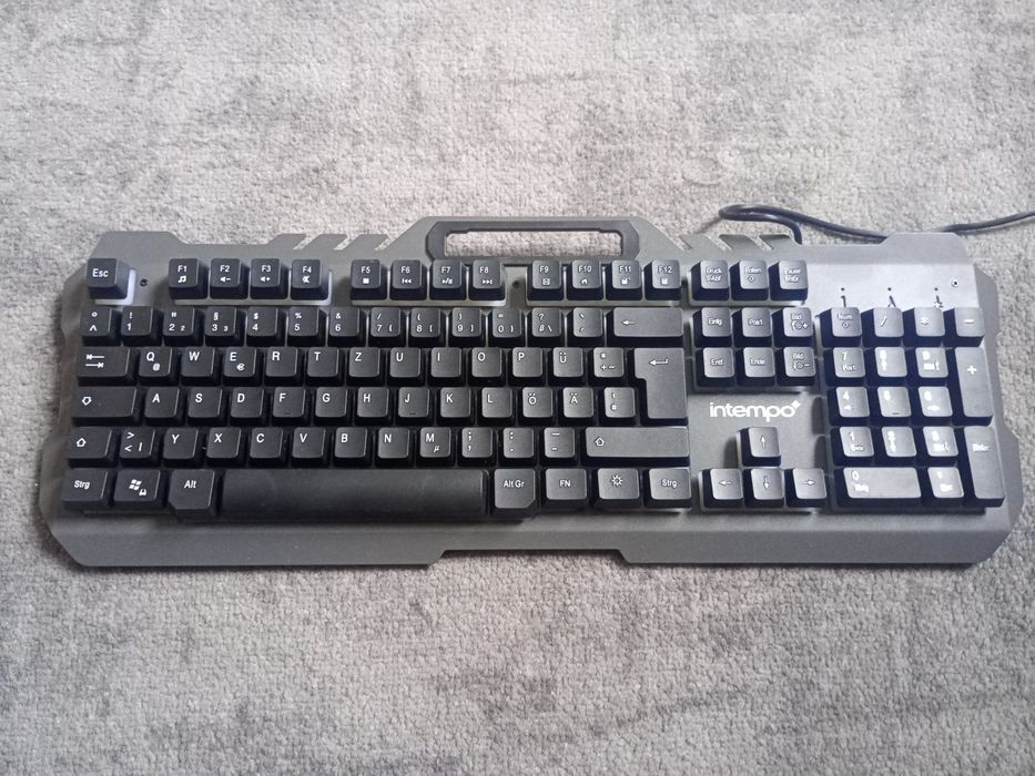 Klawiatura Polsko-Niemiecko języczna podeświetlane klawisze
