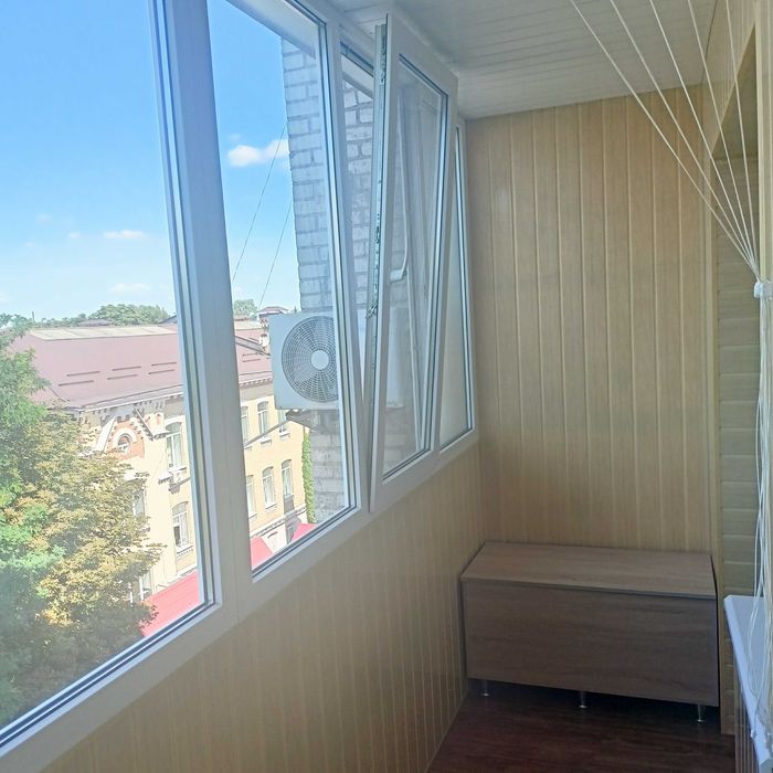 Шафа на балкон в.248 ш.103 г.55 см + тумба в.55 ш.99 г.50 см