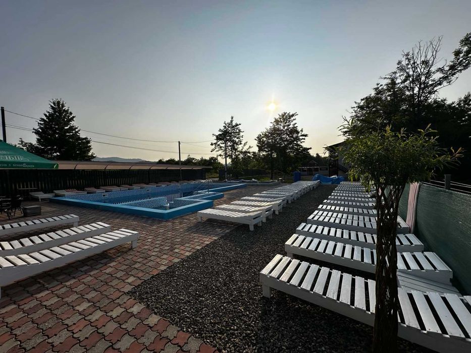 Продається база відпочинку - 2 готелі, кафе та басейн