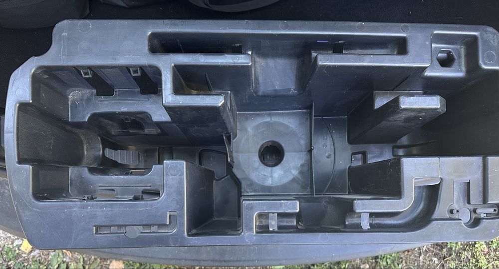 Вставка під домкрат та ключи