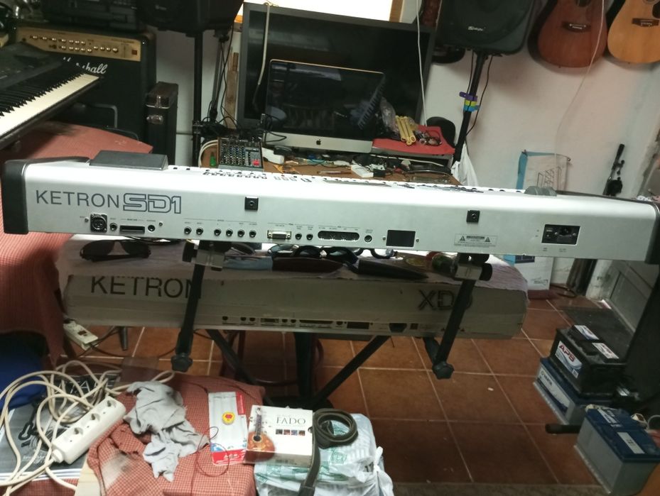 Órgão ketron sd1 bom estado