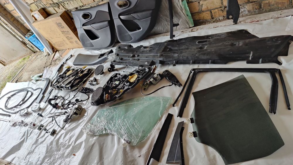 Jeep Cherokee kl двери запчасти