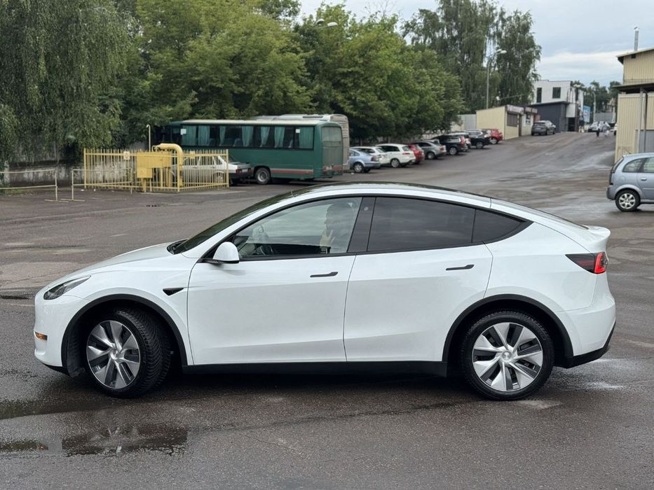 Аренда Tesla Model Y (2020 год)