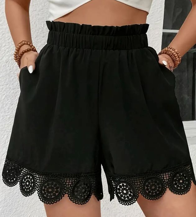 Нові Шорти однотонного кольору з мереживним обідком