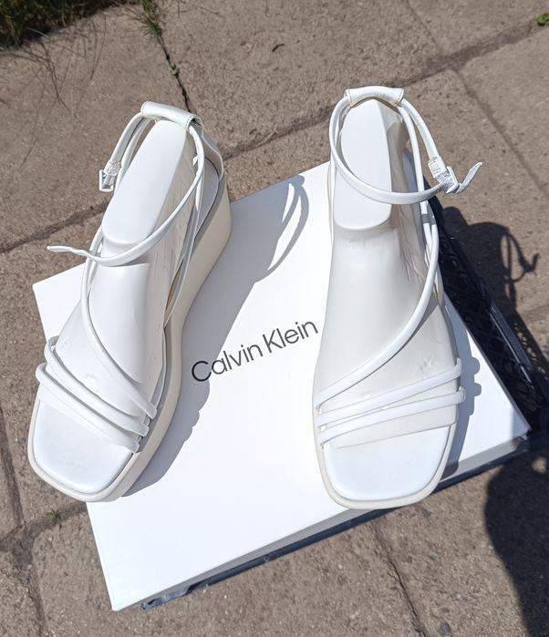 Босоніжки Calvin Klein 38 розміру
