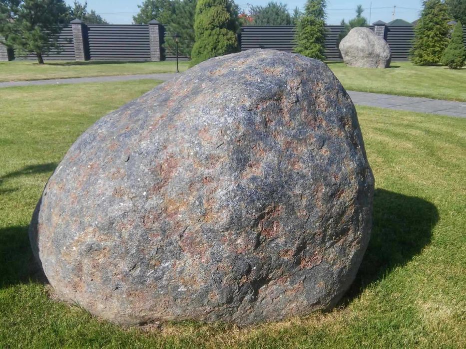 валуни ландшафтні 4000грн