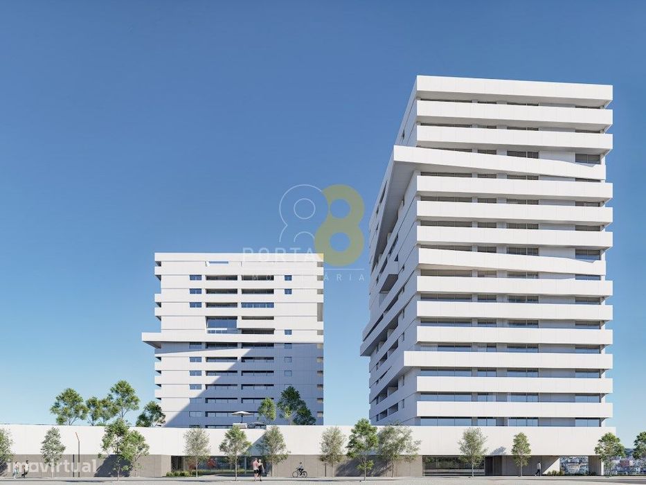 T4 Novo com Varandas, Garagem e Vistas Desafogadas - Requesende
