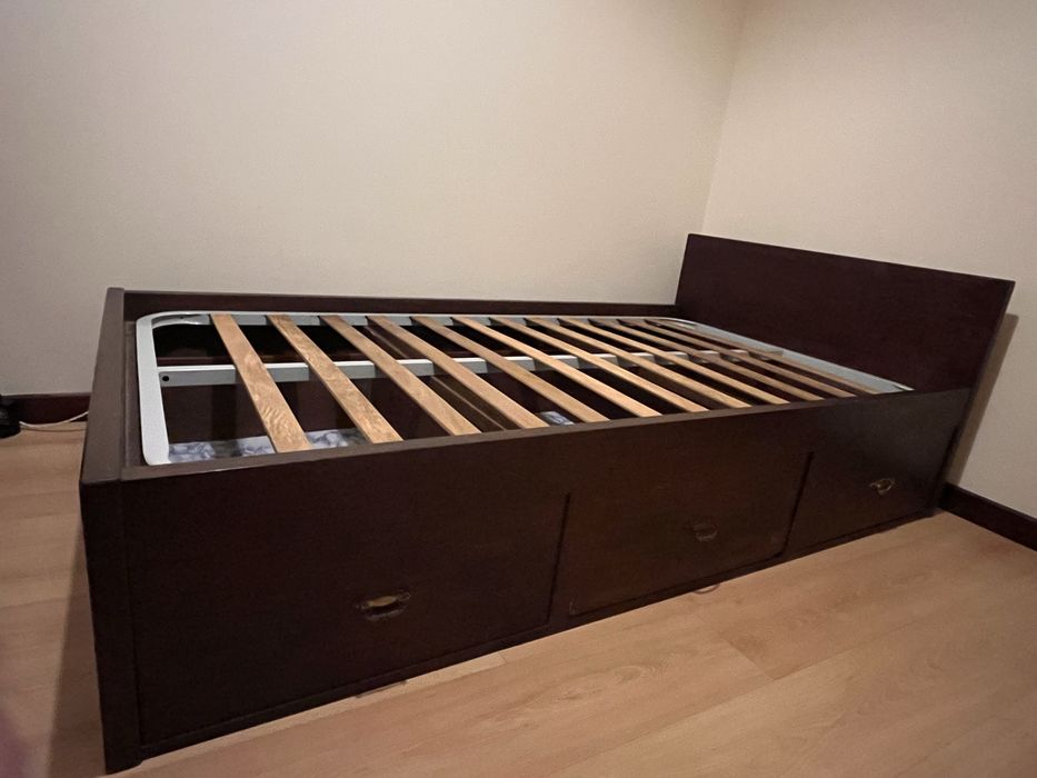 Cama de solteiro completa