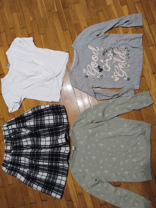 Для дівчини або підлітка. 140 -146 см