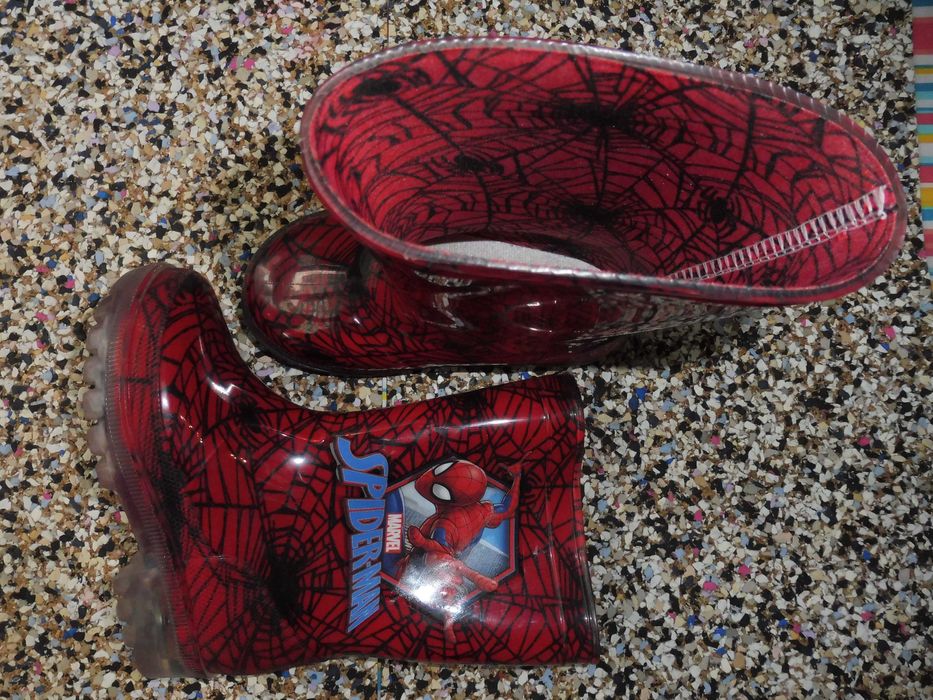 Сапожки резиновые детские Spiderman Marvel с подсветкой на подошве!