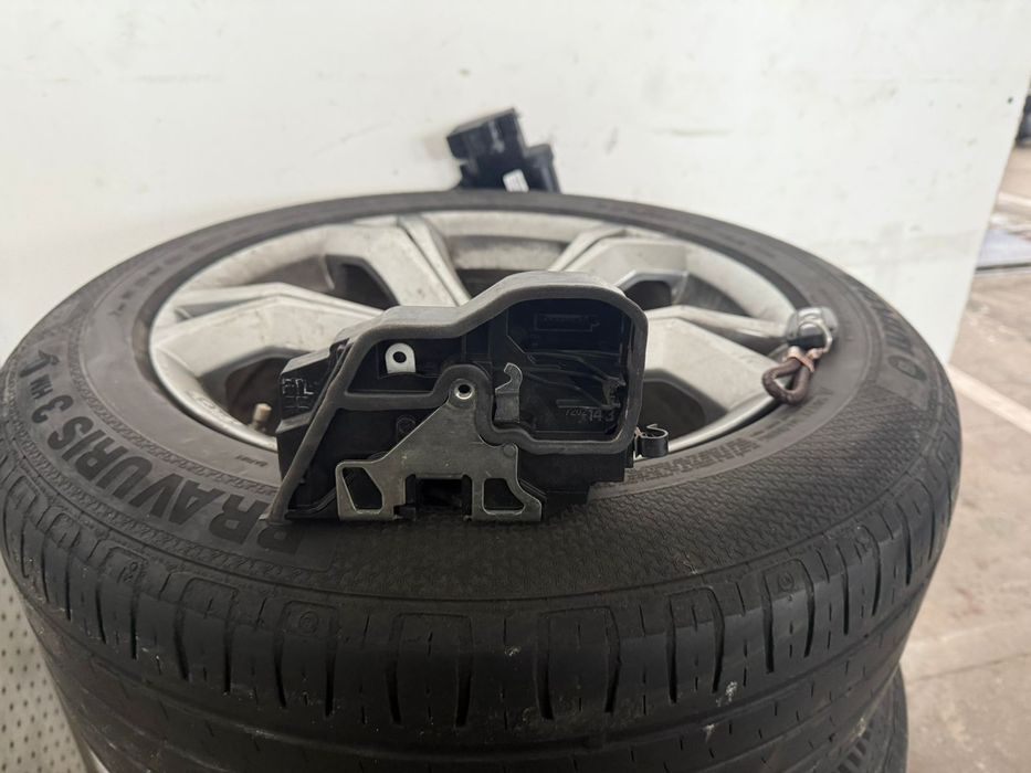 Замок дверей BMW