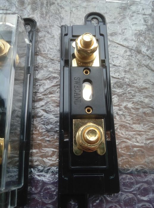 Держатель предохранителя и плавкие вставки пост. тока, предохранители