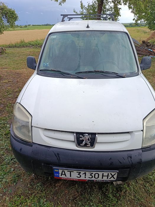Peugeot partner грозовий автомобіль на ходу