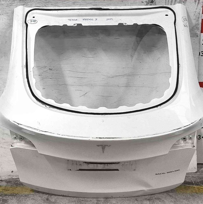 Porta / Tampa da Mala TESLA MODEL Y (5YJY) ano 2022
