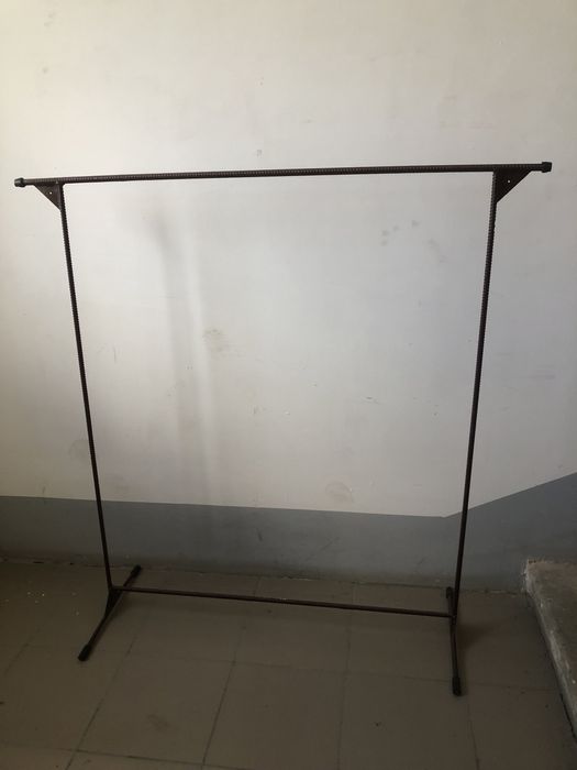 Металевий кронштейн