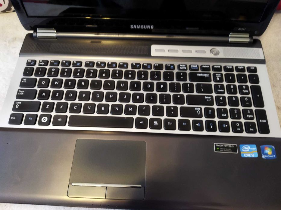 Samsung 15.6 cala NP-RF511 , i5/8GB/SSD250 Windows 10