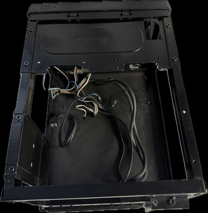 Obudowa SilverStone SST-SG13B-Q Sugo Cube Case czarny