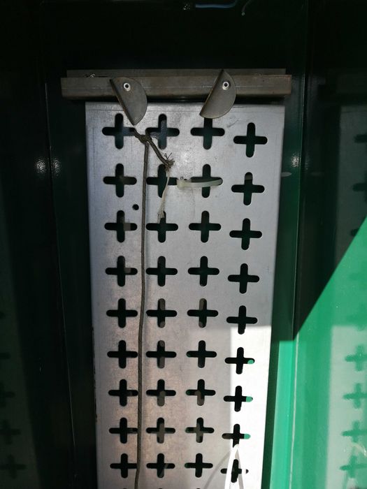 Szafa stalowa zewnętrzna z podstawą 90x28x33 cabinet