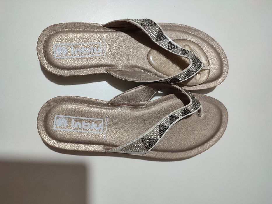 Босоніжки жіночі літні