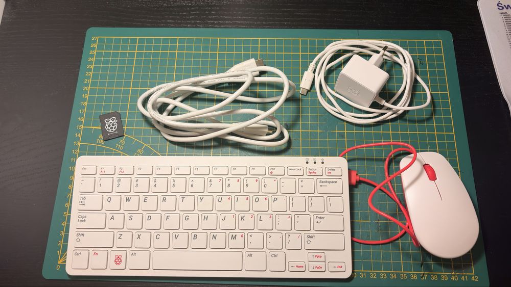 Raspberry pi 400 kit + pokrowiec i worek. Stan bardzo dobry