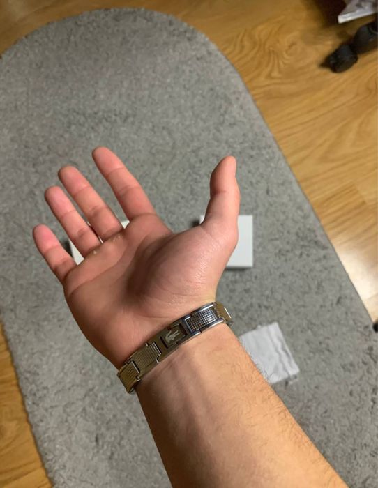 Браслет від Lacoste