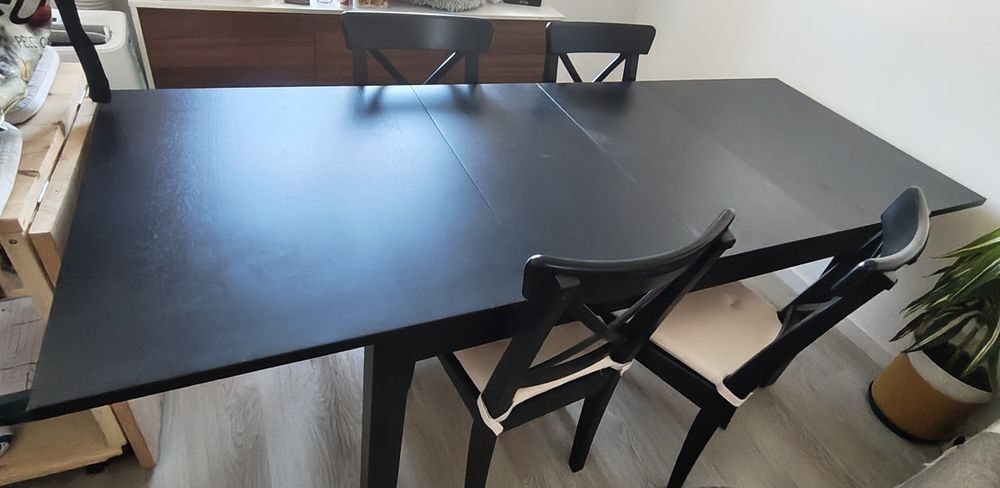 Conjunto mesa e cadeiras de jantar para despachar