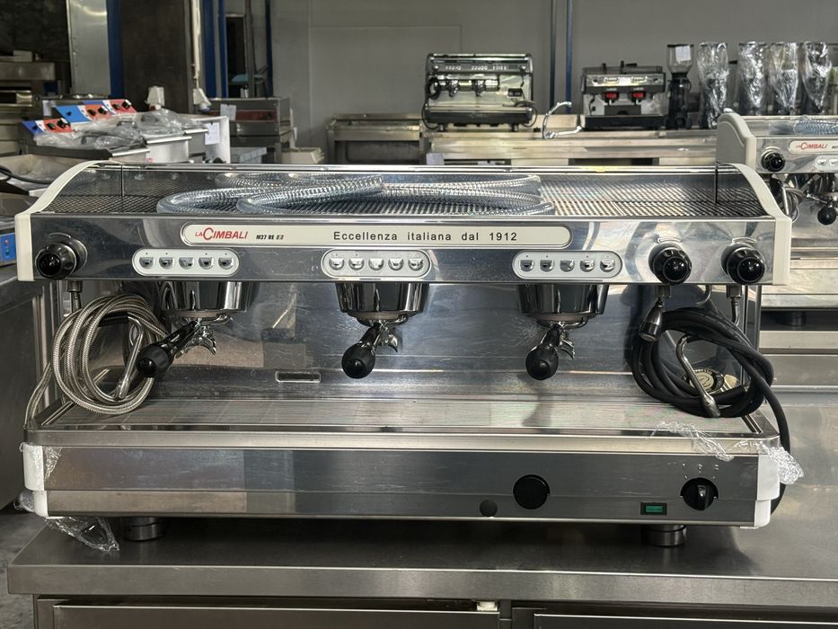 Maquina café industrial La cimbaly M27 três grupos