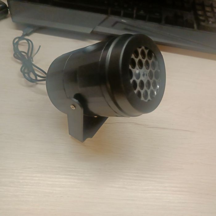 Nowy projektor śnieżynek na USB