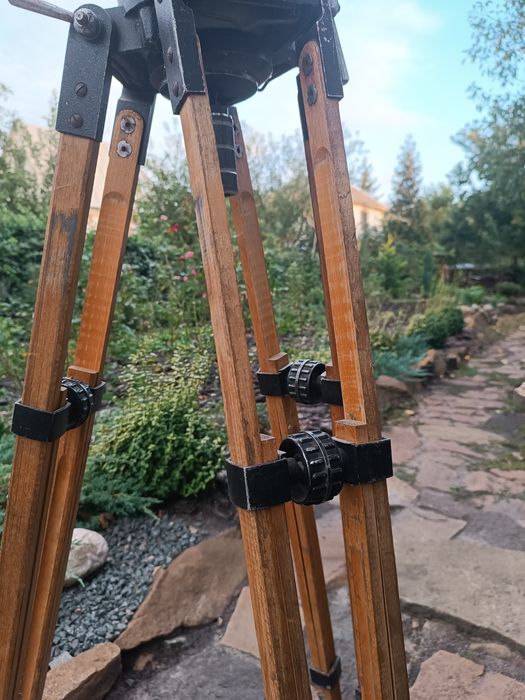 Штатив для кінокамери