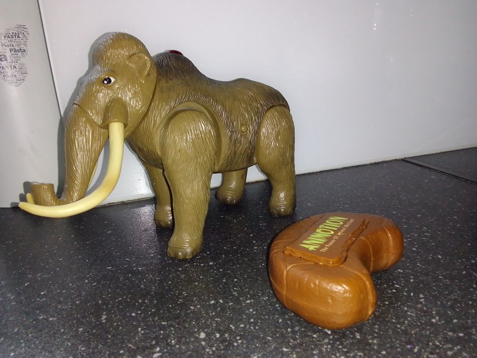 Mamut zabawka na pilota