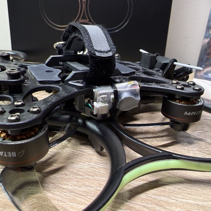 BETAFPV Pavo25 V2 ELRS bez VTX, GPS, buzzer, pod DJI O4 Pro