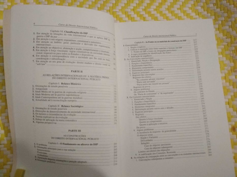 Curso de direito internacional público
de António Cabral Moncada