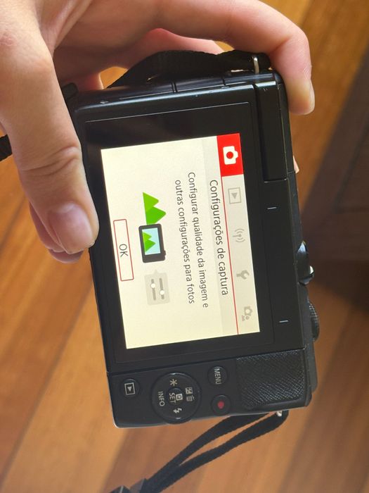 CANON EOS M200 + M 15-45mm