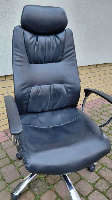 Fotel biurowy obrotowy z eko skóry