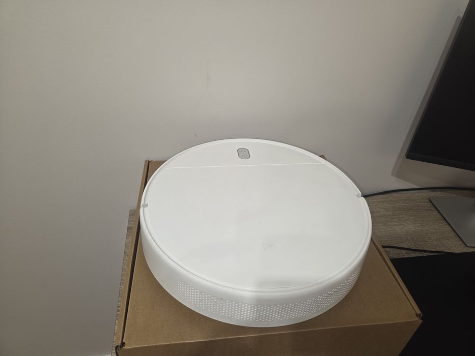 Xiaomi Mi Robot Vacuum Mop Essential (model MJSTG1)
