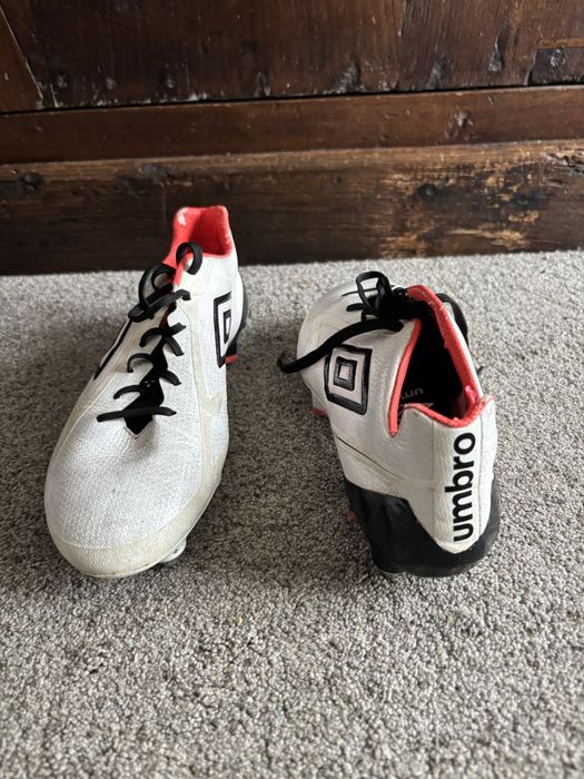 Chuteiras Umbro Pitons Aluminio